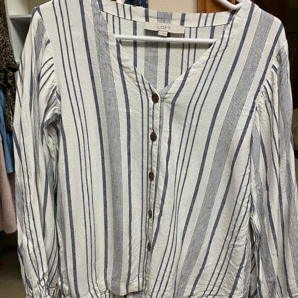 Loft button up balloon sleeve blouse
